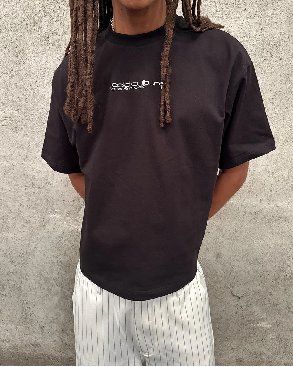 LOVEPODS TEE BLACK - Image 8