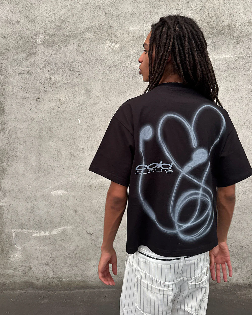 LOVEPODS TEE BLACK - Image 9