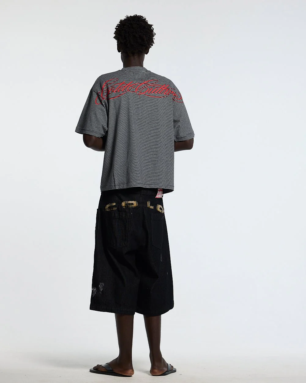 SCRIPTED STRIPES TEE BLACK - Image 6